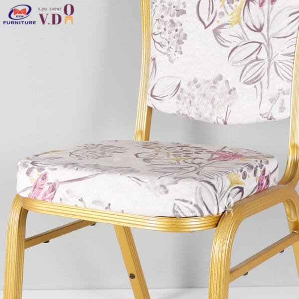 Pointed Back Banquet Chair