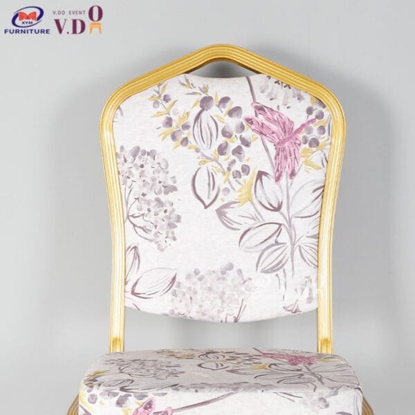 Pointed Back Banquet Chair (6)