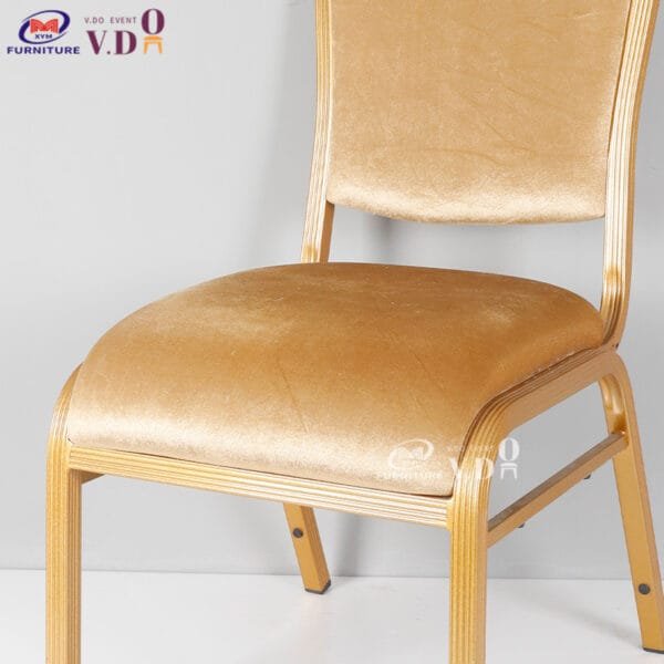 banquet chairs (6)